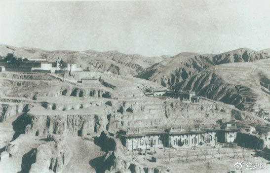 1947年12月25日至28日，中共中央在陜北米脂楊家溝召開擴(kuò)大會(huì)議（十二月會(huì)議）。圖為會(huì)議會(huì)址。